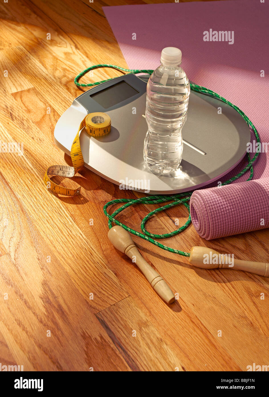 Vertical jump scale hires stock photography and images Alamy