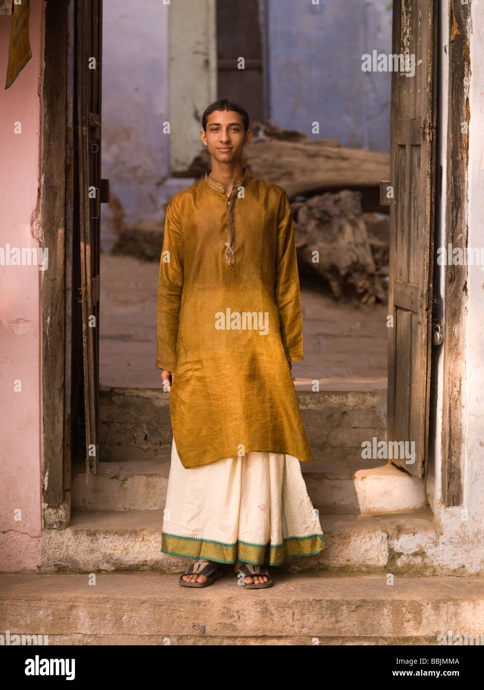 Young man in India wearing traditional clothing Stock Photo - Alamy