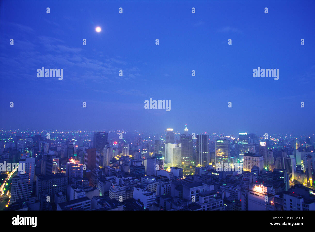 Overview of the city of Sao Paulo in the evening, Sao Paulo, Brasil Stock Photo