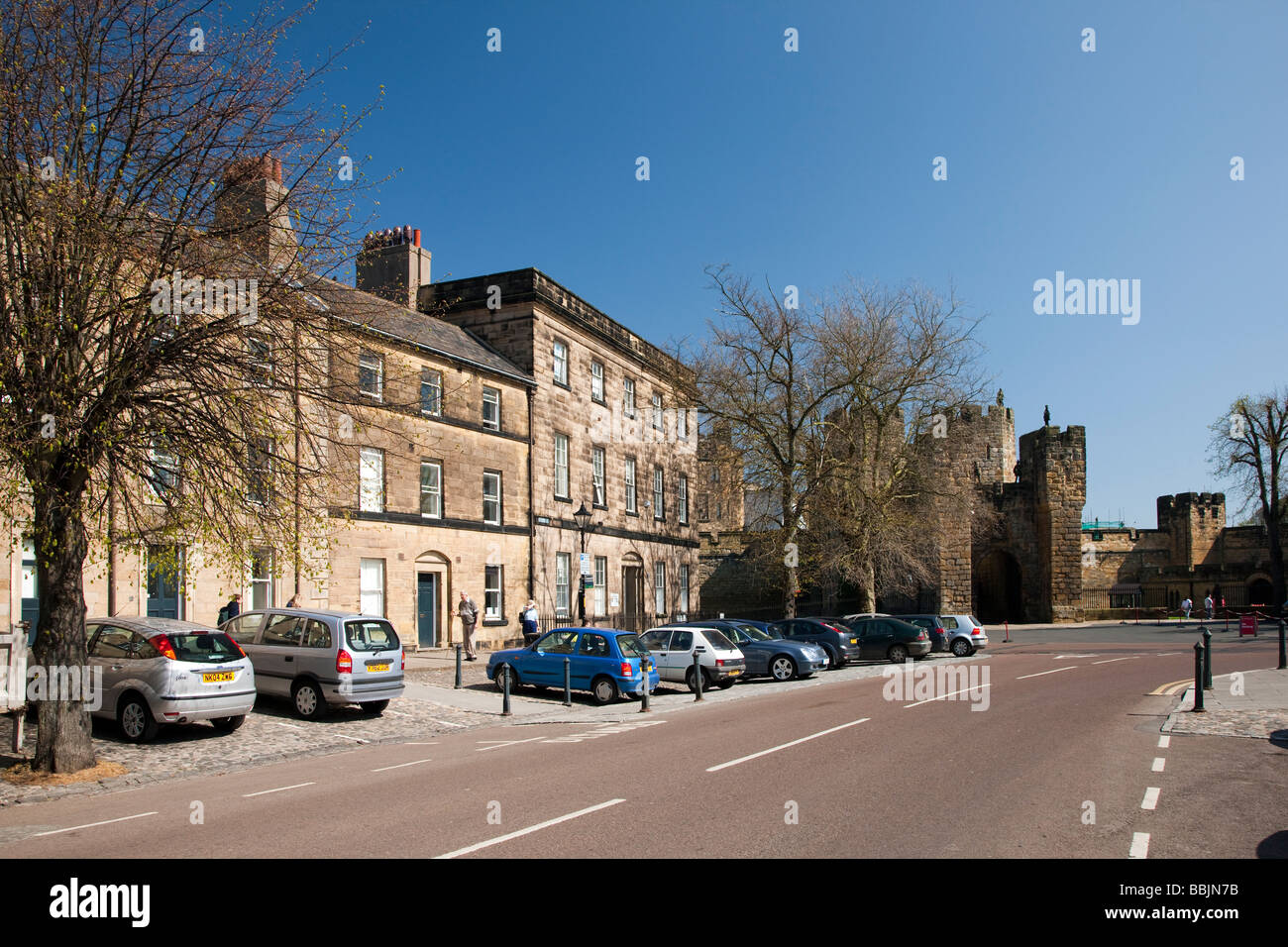 Bailiffgate and Castle Alnwick Northumberland Stock Photo Alamy