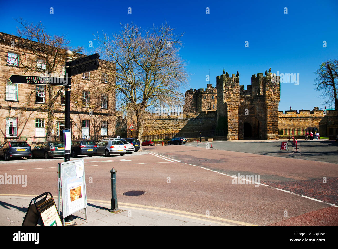 Bailiffgate and Castle Alnwick Northumberland Stock Photo Alamy
