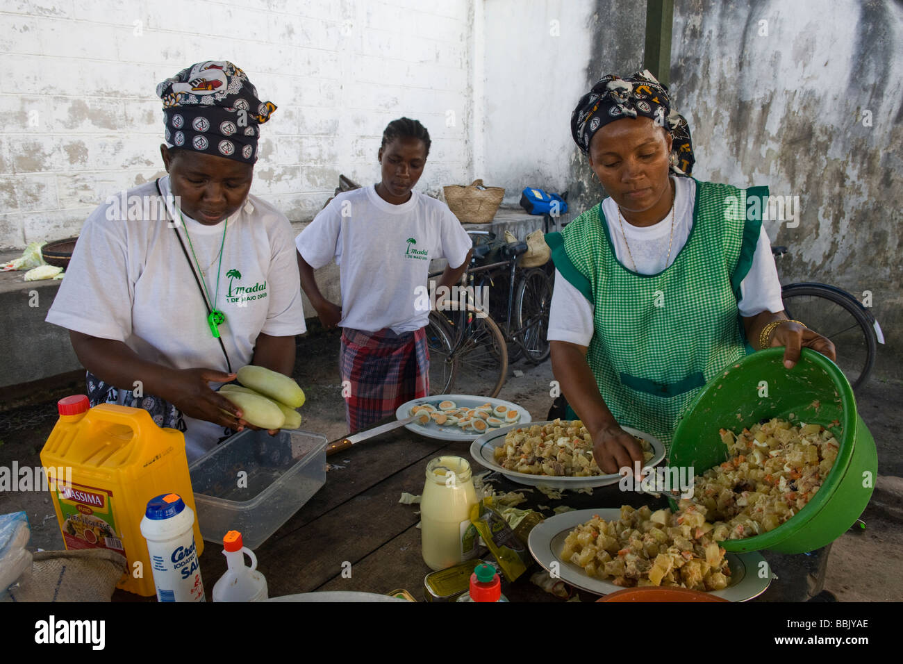 Women peparing food in Quelimane Mozambique Stock Photo