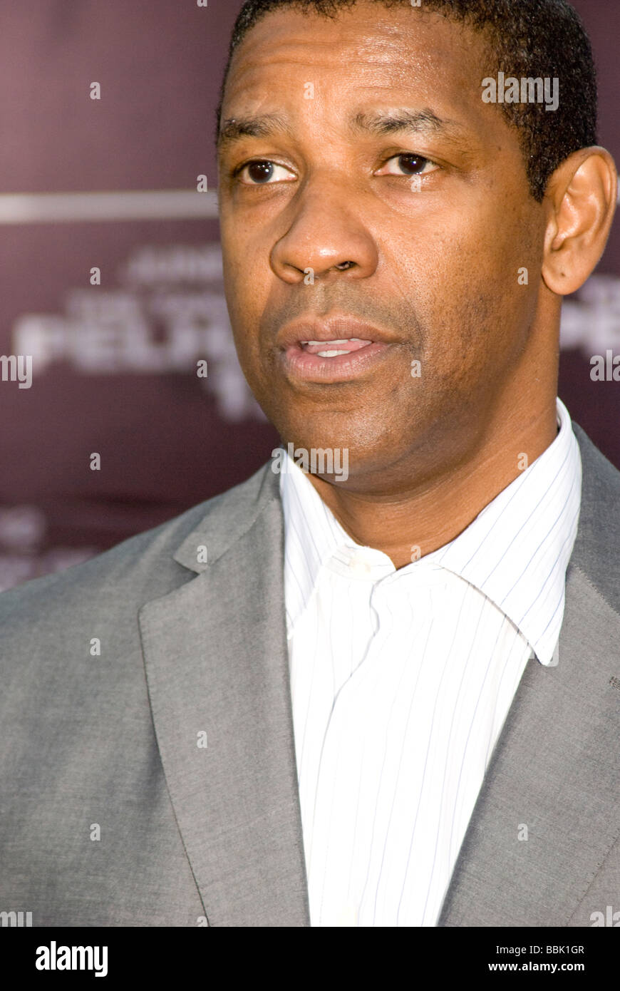 LOS ANGELES - JUNE 4: Denzel Washington arrives at the premiere of his new film, 'Taking of Pelham 123' on June 4, 2009 Stock Photo