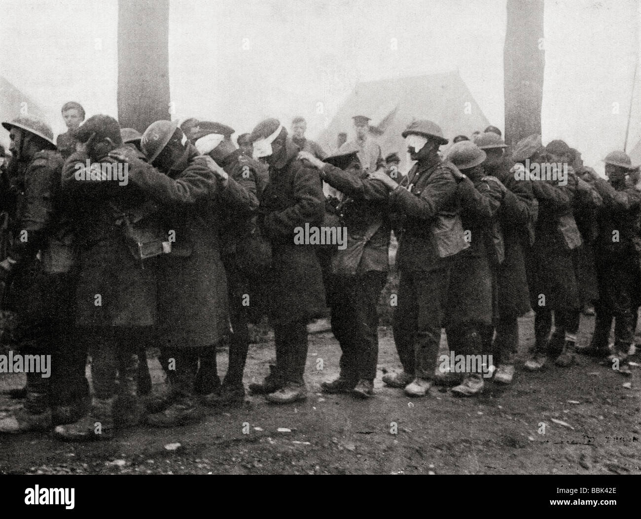 A line of 55th West Lancashire Infantry Division troops blinded by gas Stock Photo