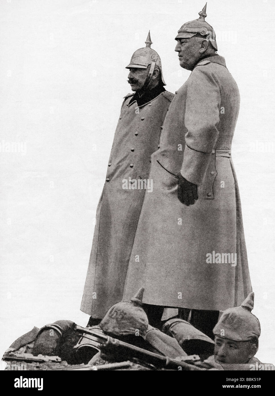 War Lords Take Stock Kaiser Wilhelm II 1859 1941  and General Helmuth Johann Ludwig von Moltke 1848 1916 Stock Photo