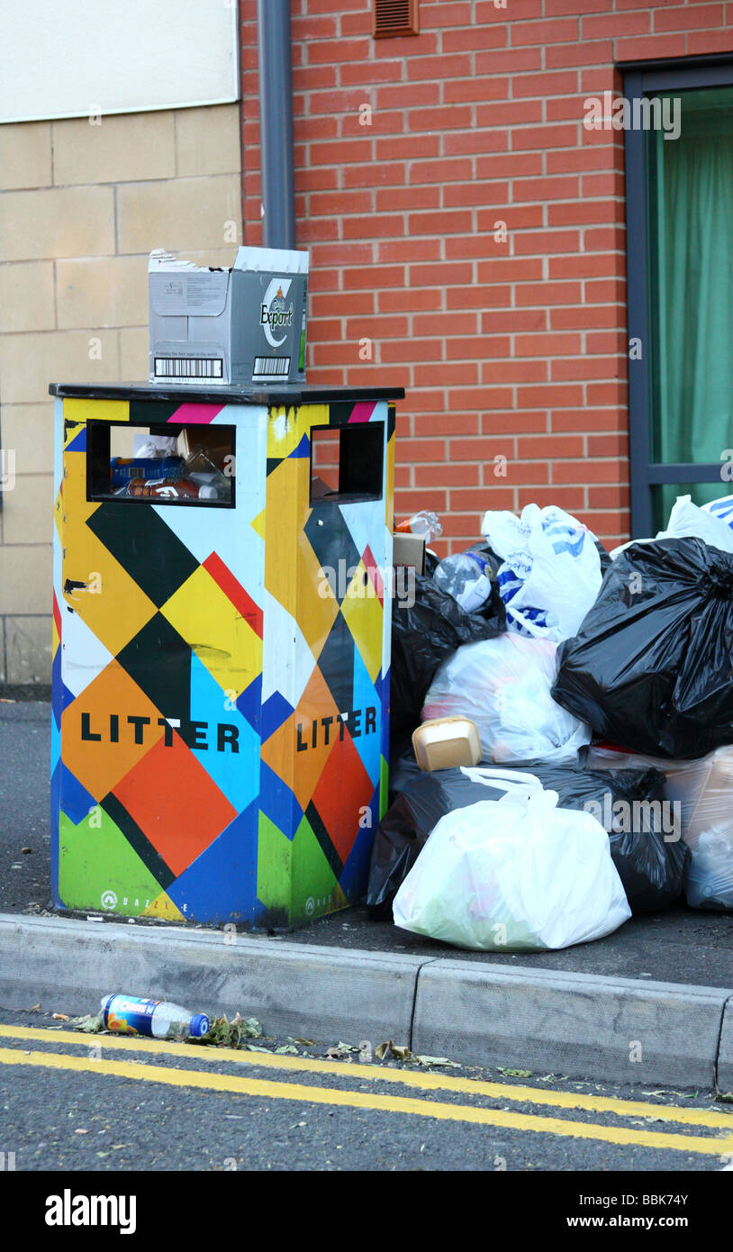 Rubbish on a U.K. street Stock Photo Alamy
