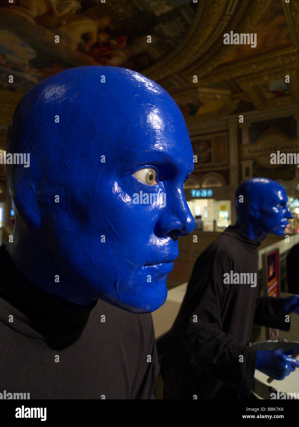 Blue man group hi-res stock photography and images - Alamy