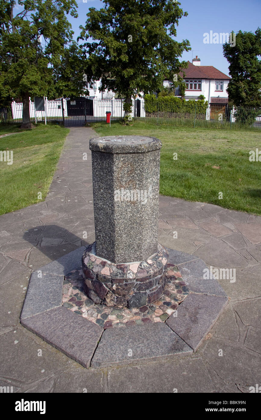 Trigonometrical point on Pollards Hill Norbury SW16 Stock Photo Alamy