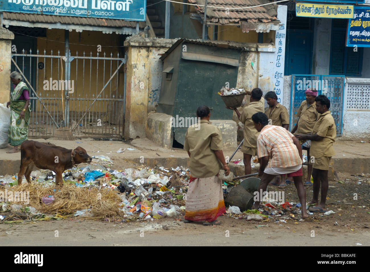 Garbage collection. India, Tamil Nadu, Madurai.  No releases available. Stock Photo