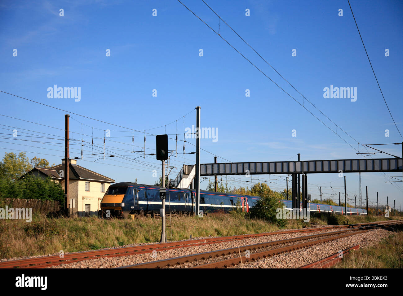 national-express-91129-high-speed-electric-train-east-coast-main-line