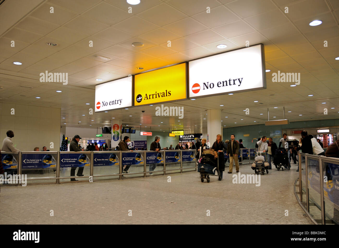 Heathrow Terminal 3 Arrivals Stock Photos Heathrow Terminal 3