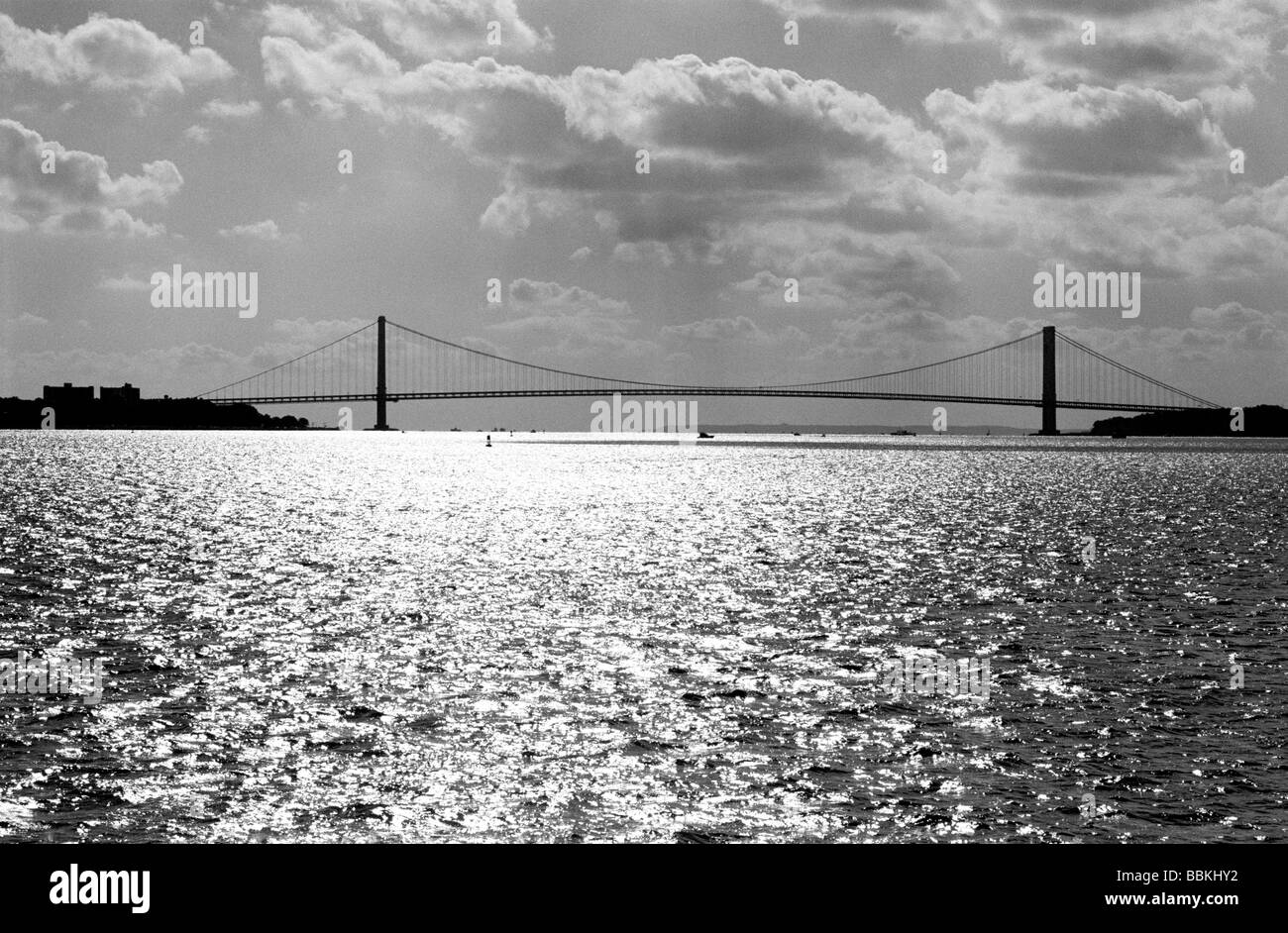 Bridge black white hi-res stock photography and images - Alamy