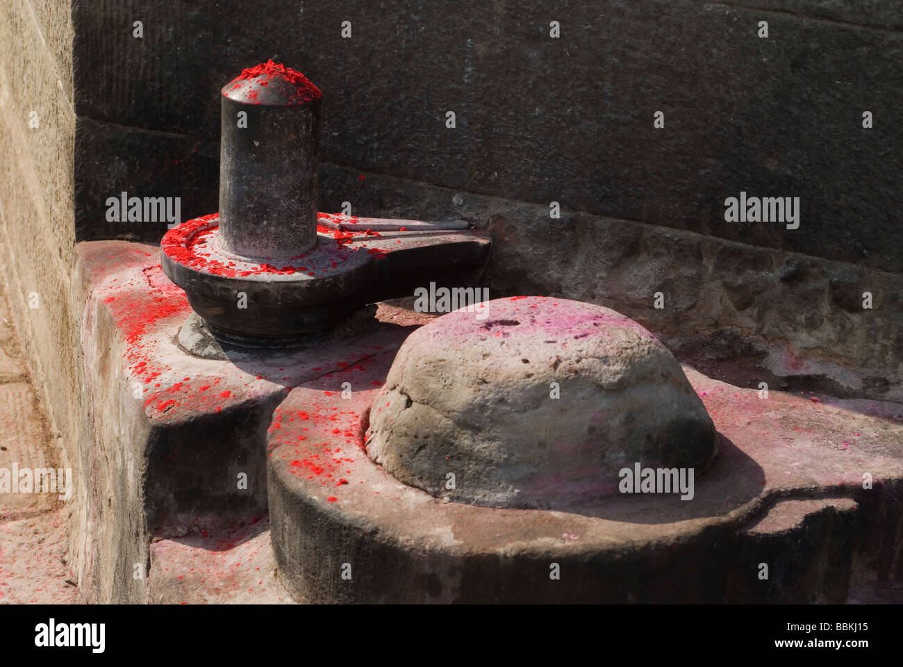 Shiva linga hi-res stock photography and images - Alamy