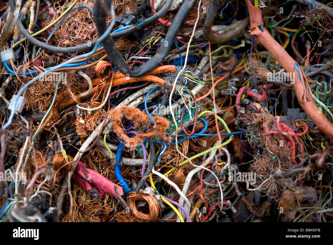 Recycling of electricity cables The wires are being shredded and then