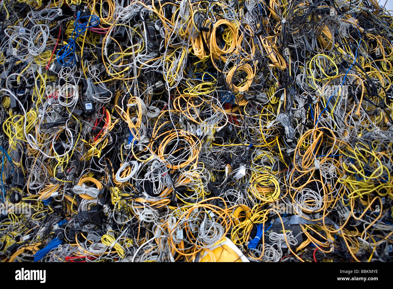 Recycling of electricity cables The wires are being shredded and then