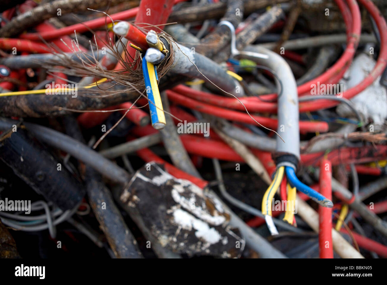 Recycling of electricity cables The wires are being shredded and then