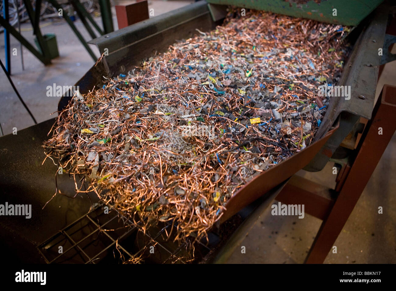 Recycling of electricity cables The wires are being shredded and then