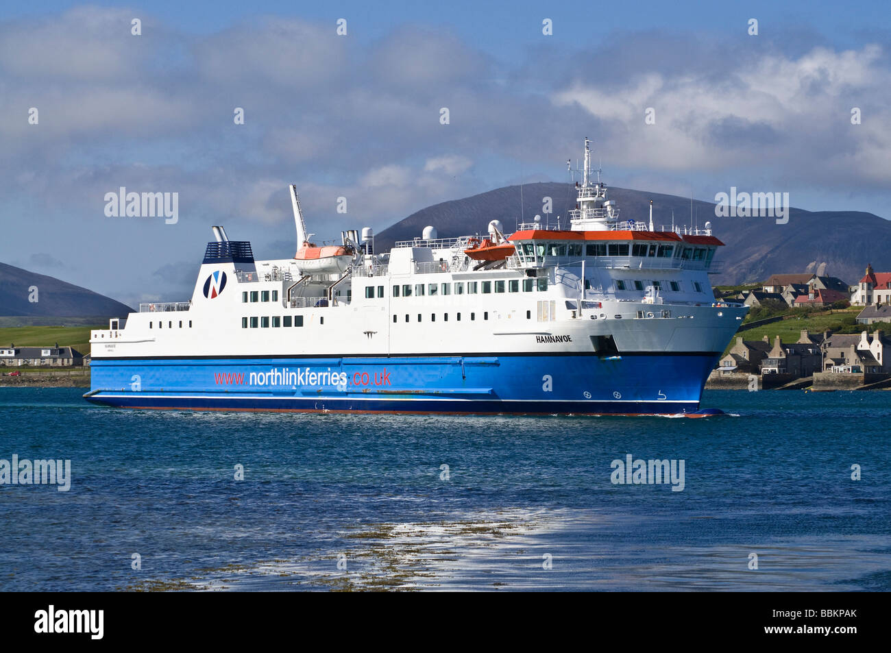 dh Northlink Ferry SHIPPING ORKNEY Passenger car ferry MV Hamnavoe arriving Stromness Stock Photo