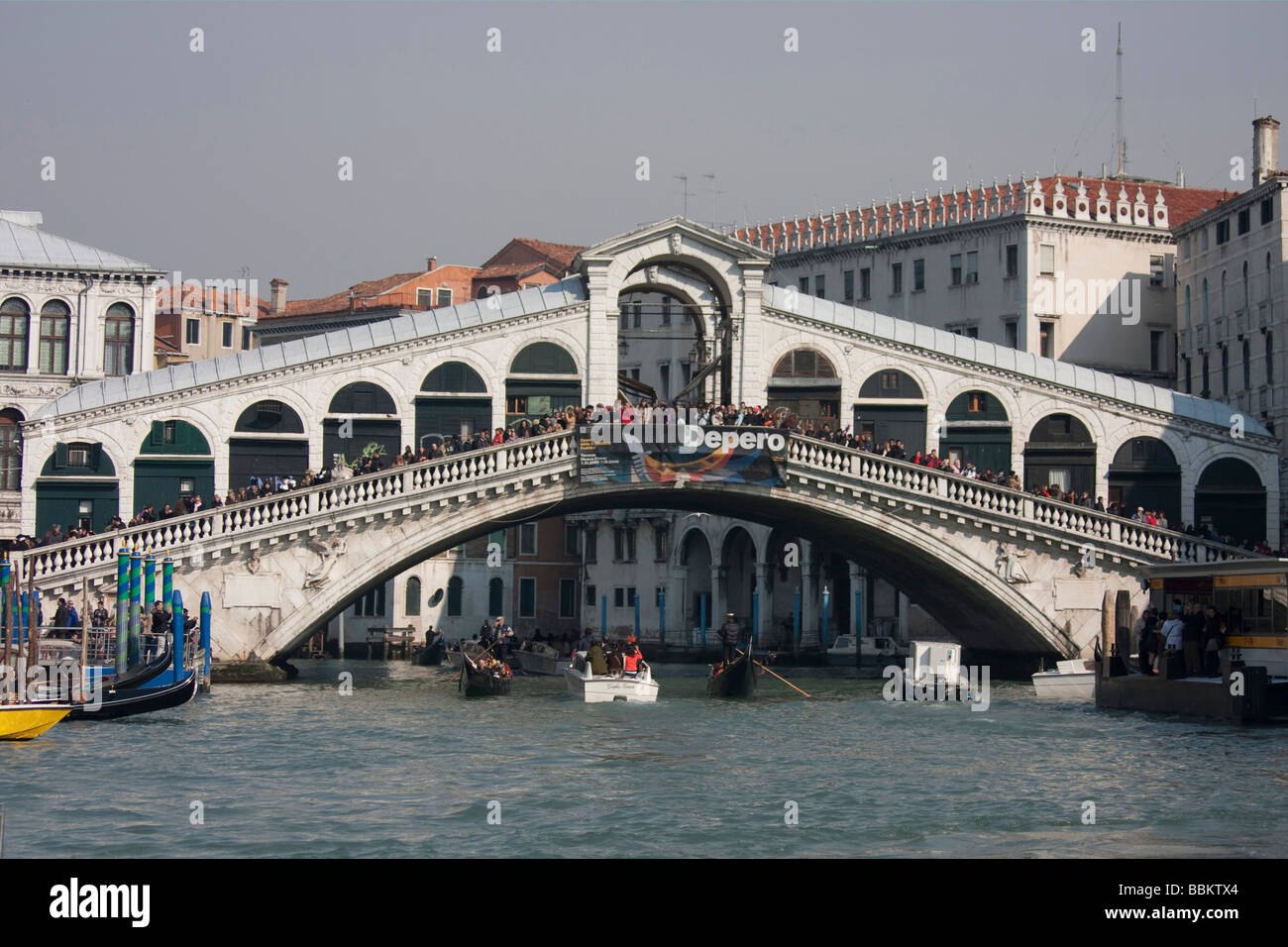 Sunrise view rialto bridge hi-res stock photography and images - Alamy