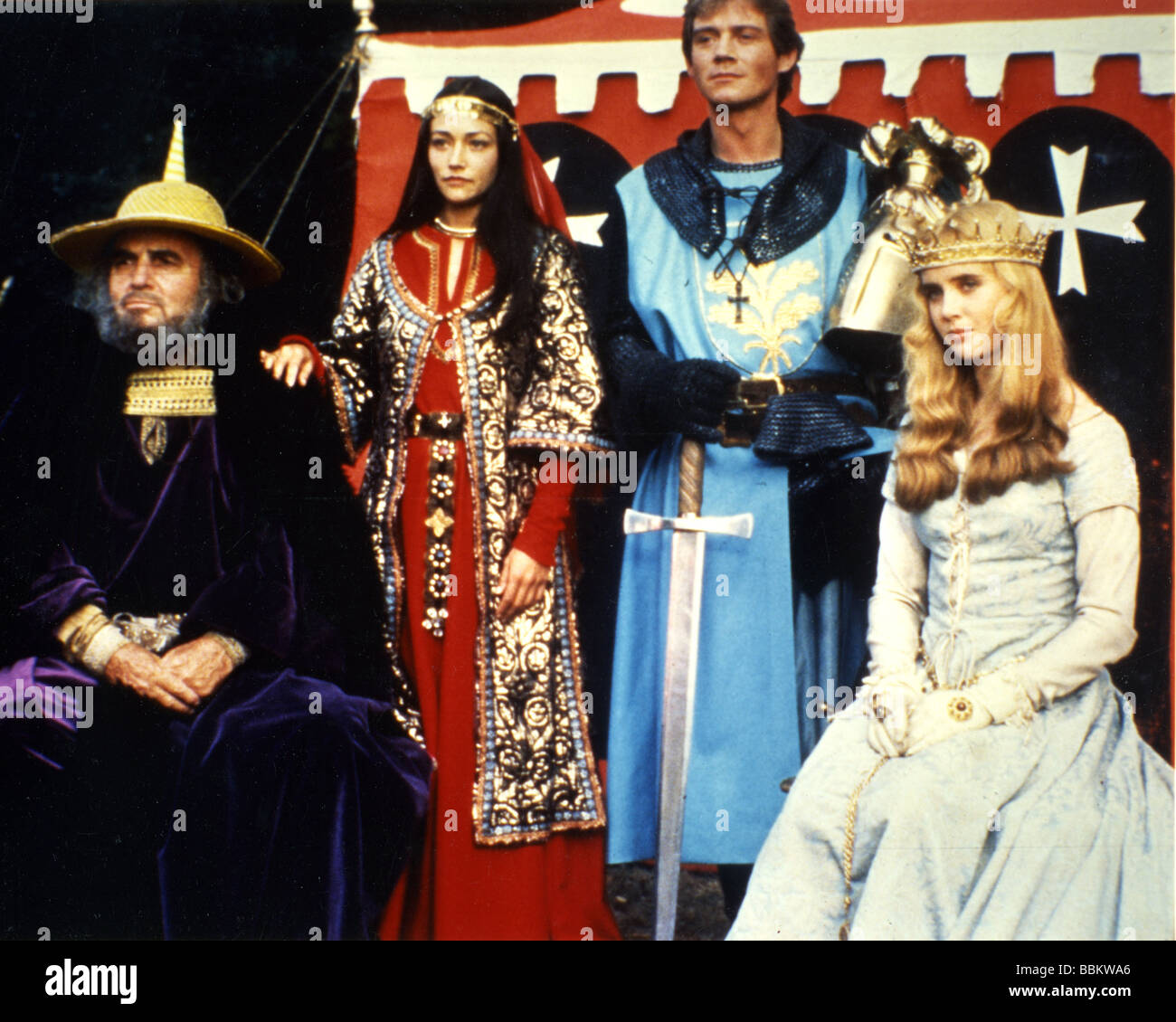 IVANHOE - 1982 UK  TV series with Anthony Andrews in blue and James Mason at left as Isaac of York Stock Photo