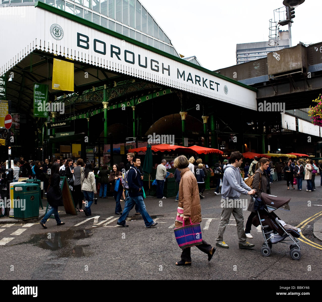 People shopping at Borough Market in London.  Photo by Gordon Scammell Stock Photo