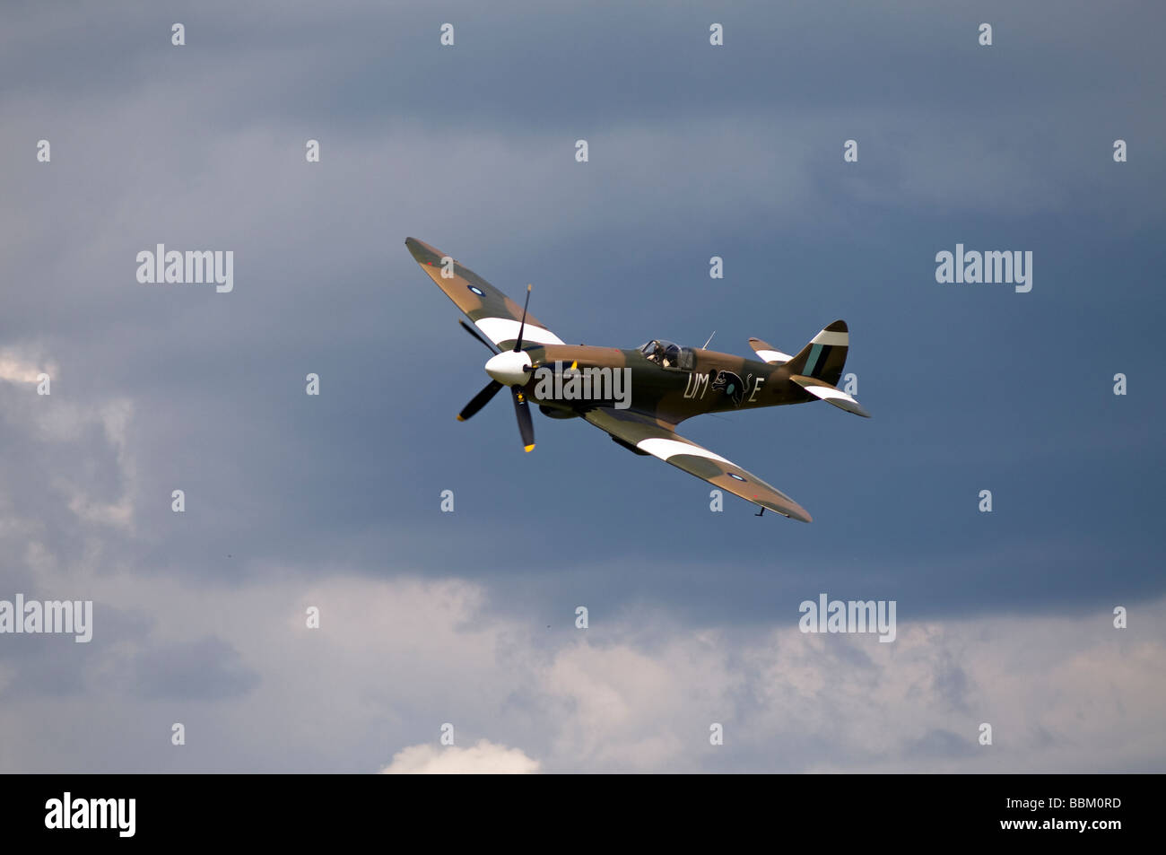 Ferte Alais Supermarine Spitfire MK XIX flying Stock Photo