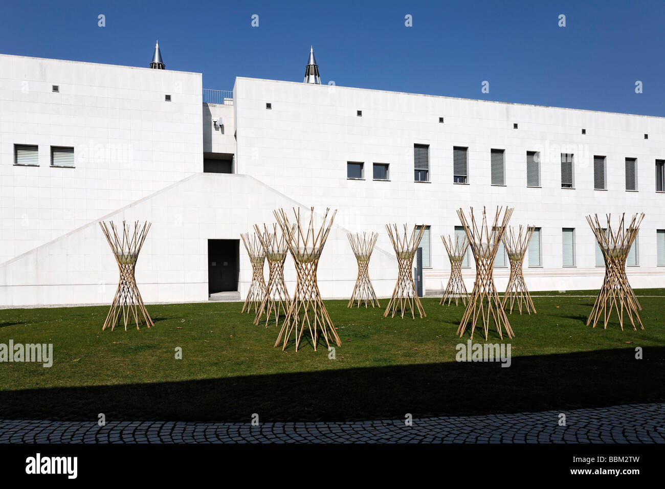 Art- and exhibition-hall of the German Federal Republic, open-air site with modern sculptures, Bonn, North Rhine-Westphalia, Eu Stock Photo