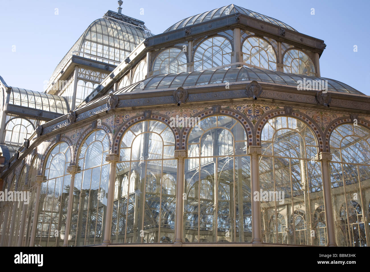 Glass palace hires stock photography and images Alamy