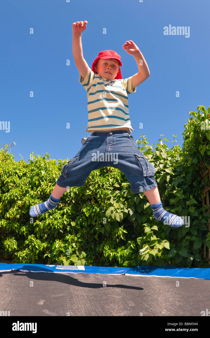 Kids jumping up and down hires stock photography and images Alamy