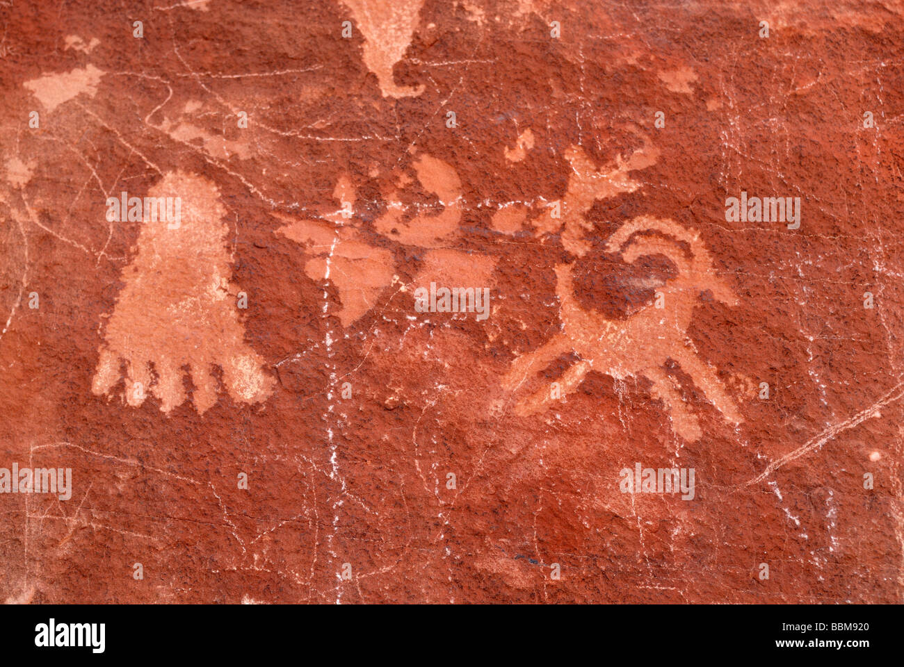 Historic stone etchings, petroglyphes, about 4000 years old, Atlatl Rock, Valley of Fire State Park, Nevada, USA Stock Photo