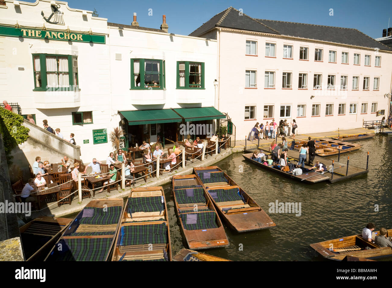 The Anchor pub with punts in the mill pool, on a summers day, Cambridge, UK Stock Photo