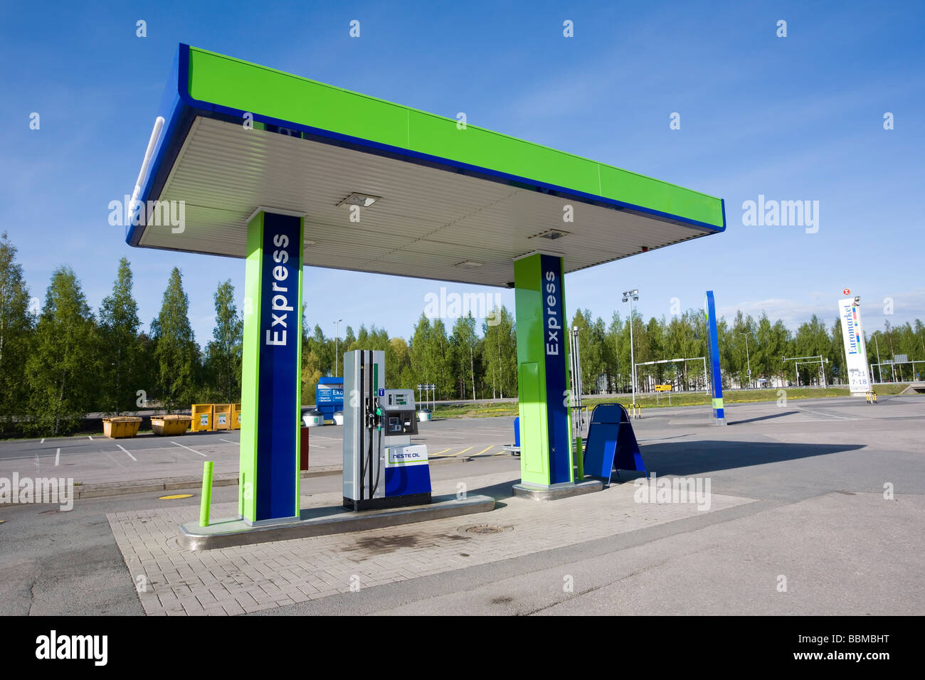 empty gas station Stock Photo Alamy