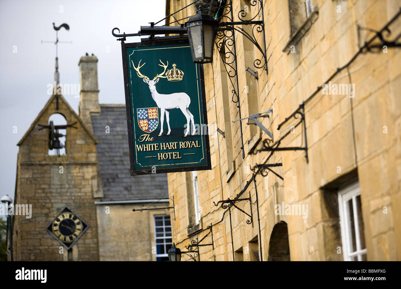 White Hart Royal Hotel and the Curfew Tower, Moreton-in-Marsh, Gloucestershire, UK Stock Photo