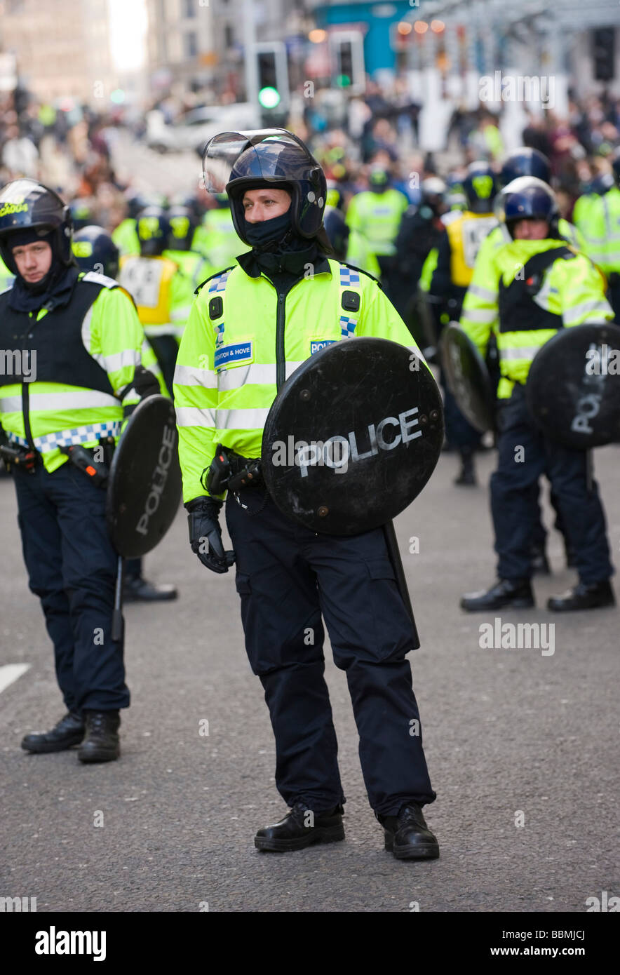 Police officers in  riot gear at protest in the City ahead of the G20 summit of world leaders, 1 April 2009 Stock Photo