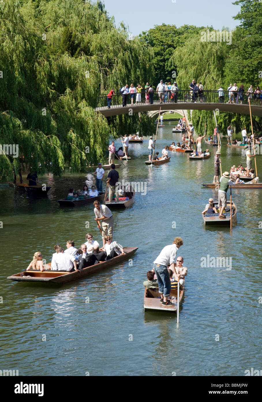 Punting on the River Cam, Cambridge, UK on a sunny summers day Stock Photo  - Alamy