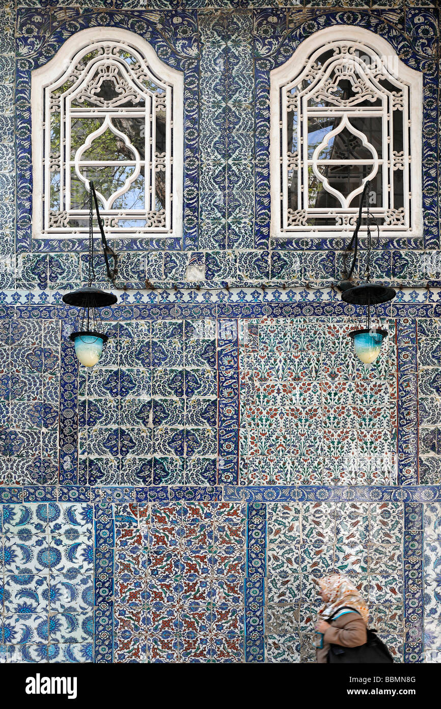 Wall, clad with magnificent Iznik tiles, mausoleum of Mohammed's standard-bearer Eyuep Ensari, Eyuep village, Golden Horn, Ista Stock Photo