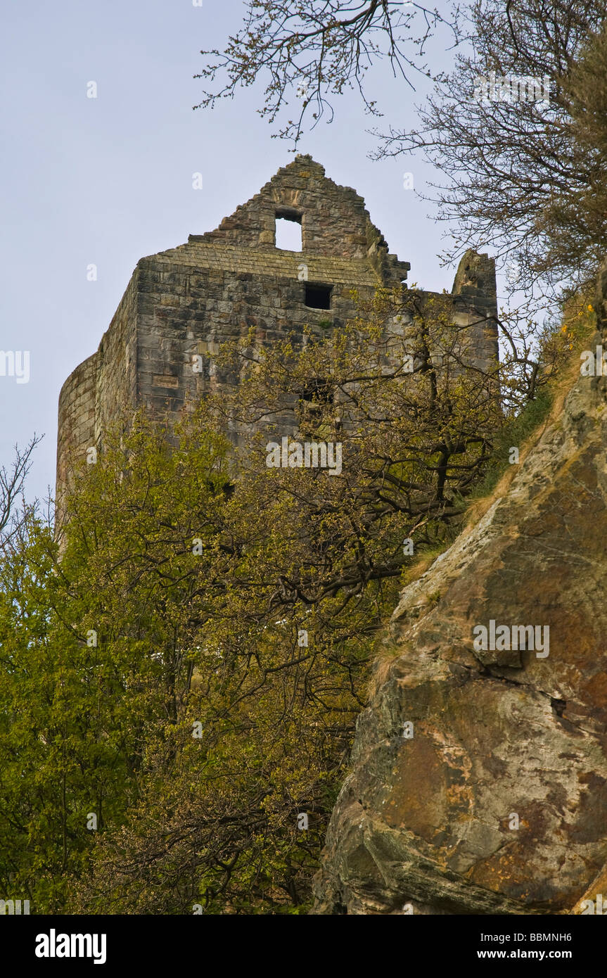 dh RAVENSCRAIG CASTLE FIFE Ruined castle scotland castles Stock Photo