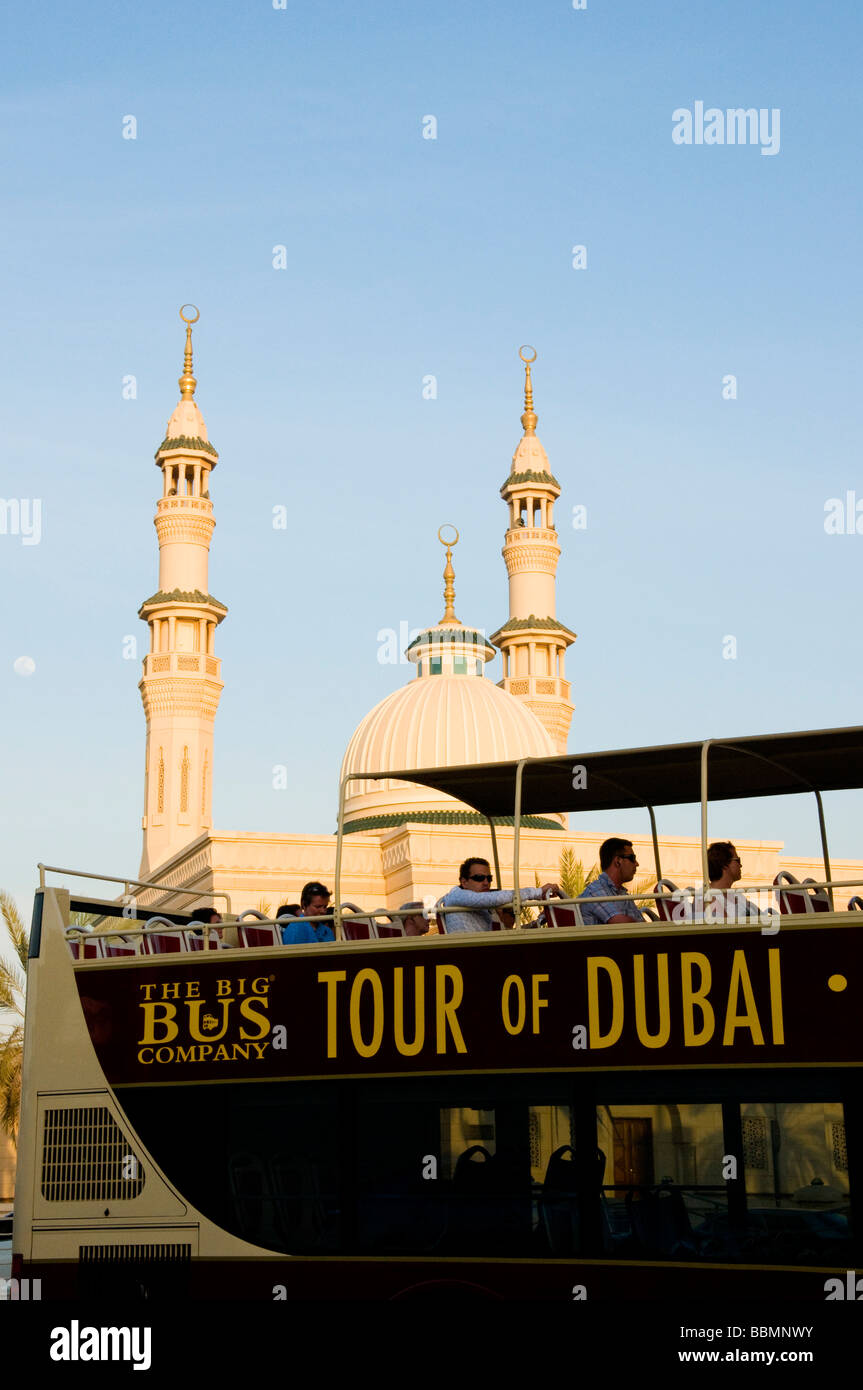 Tourist bus in front of The Jumeirah Mosque Dubai Stock Photo