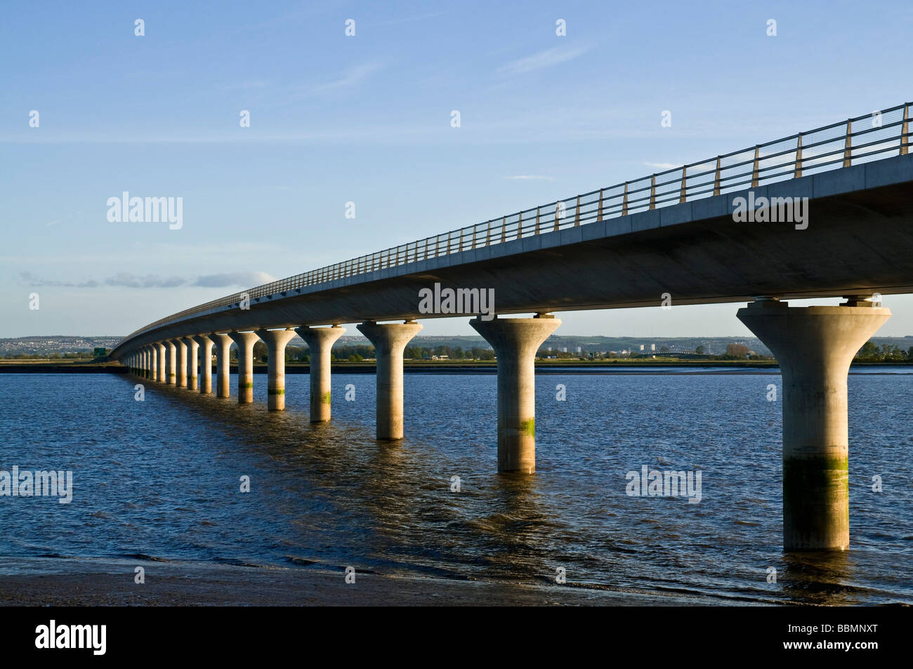 dh Clackmannanshire bridge KINCARDINE FIFE A876 road bridges clackmannan roadbridge spanning over River Forth scotland Stock Photo