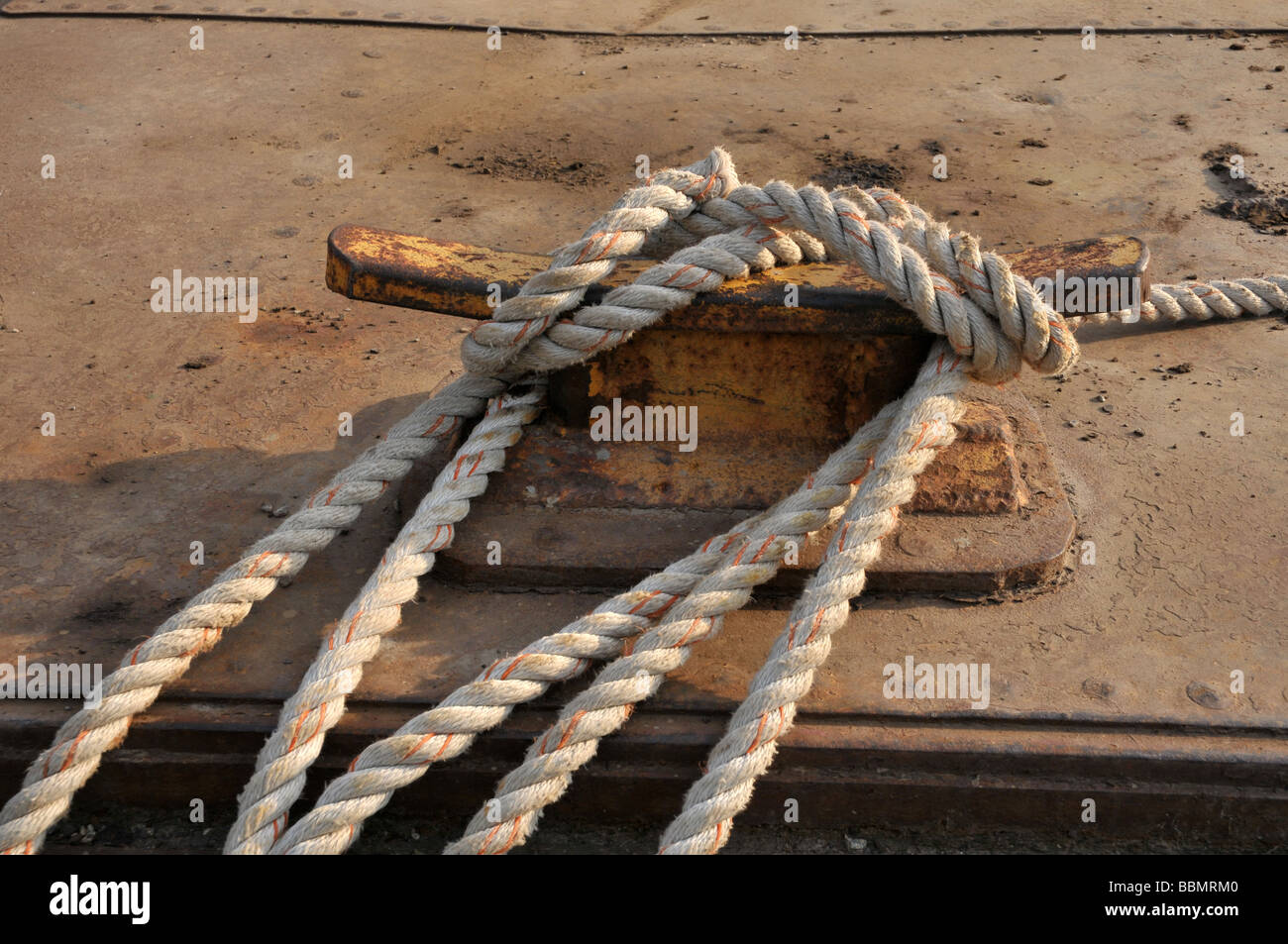 Mooring cleet and rope Stock Photo Alamy Mooring cleet and rope Stock Photo Alamy