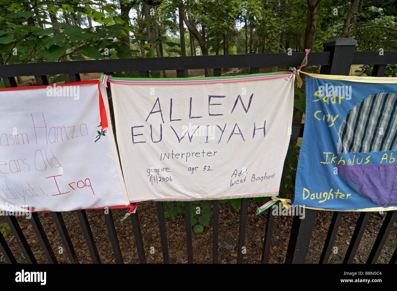 U.S. Memorial Day observance banners for fallen U.S. servicemen and civilians in Iraq and Afghanistan, Gainesville,Florida. Stock Photo