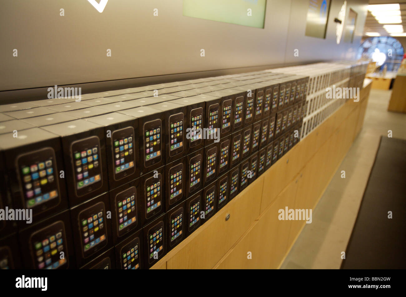 Apple iPhone Boxes on Display Stock Photo Alamy