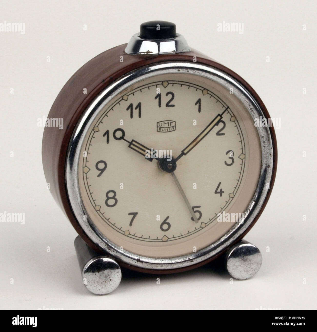 clocks, mechanic alarm clock Kal. 67, Bakelit body, made by VEB Uhren- und  Maschinenfabrik Ruhla, GDR, 1950s Stock Photo - Alamy