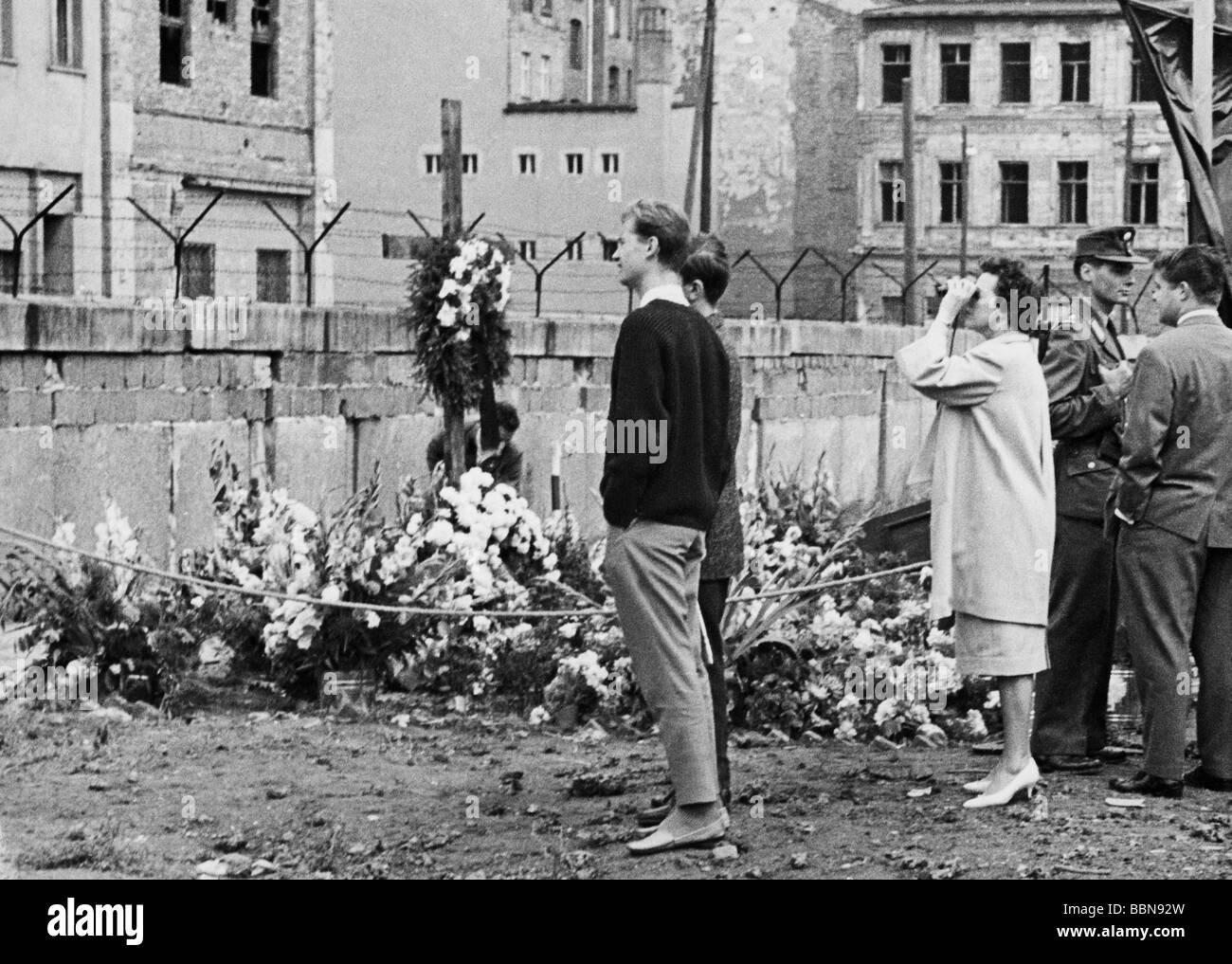 geography / travel, Germany, Berlin, wall, memorial for escapee Peter Fechter, Zimmerstraße, 10.9.1962, Stock Photo