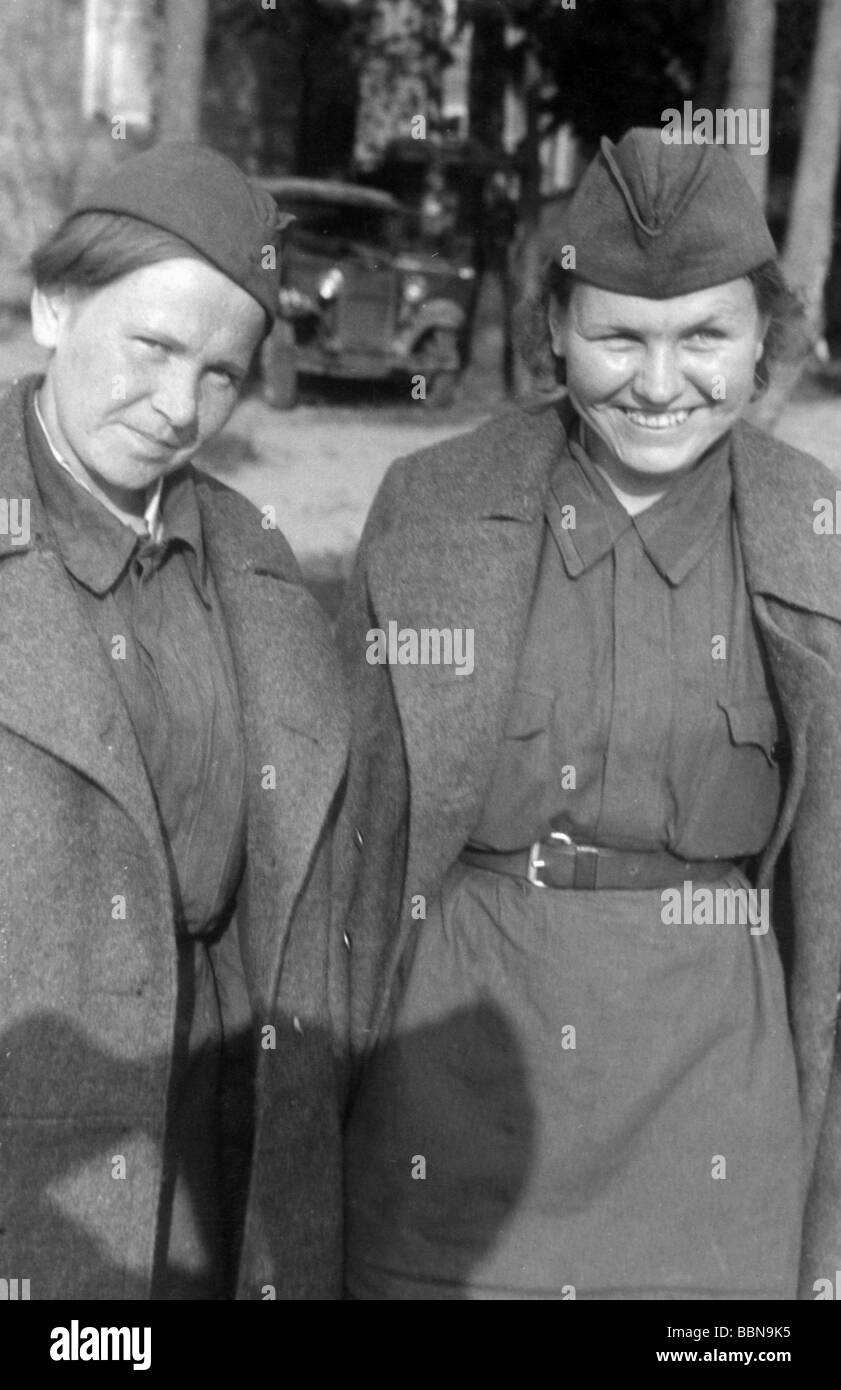events, Second World War / WWII, Russia, prisoners of war, two female soldiers of the Red Army, captured at Dukhovshchina near Smolensk, July 1941, Stock Photo