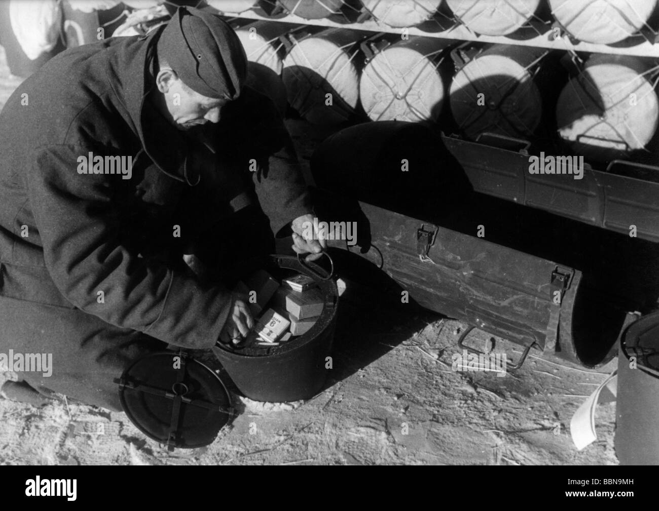 events, Second World War / WWII, aerial warfare, bombs / bombings, box for a German aerial delivery unit, filled with cigarettes, Stalino, Russia, February 1943, Stock Photo