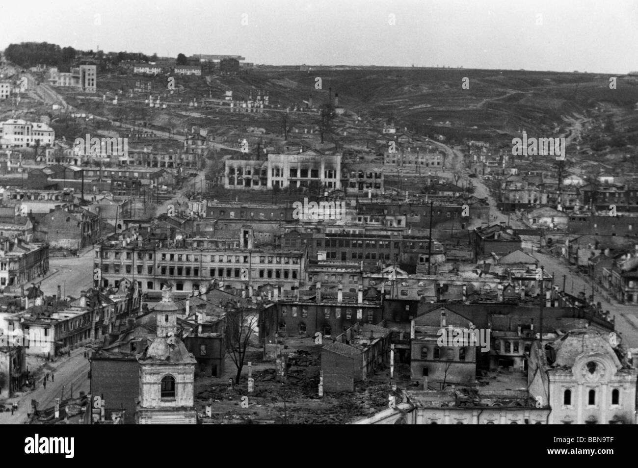 Sperma bilan tola Porno video: Chiziqli paypoqdagi jinsiy aloqa