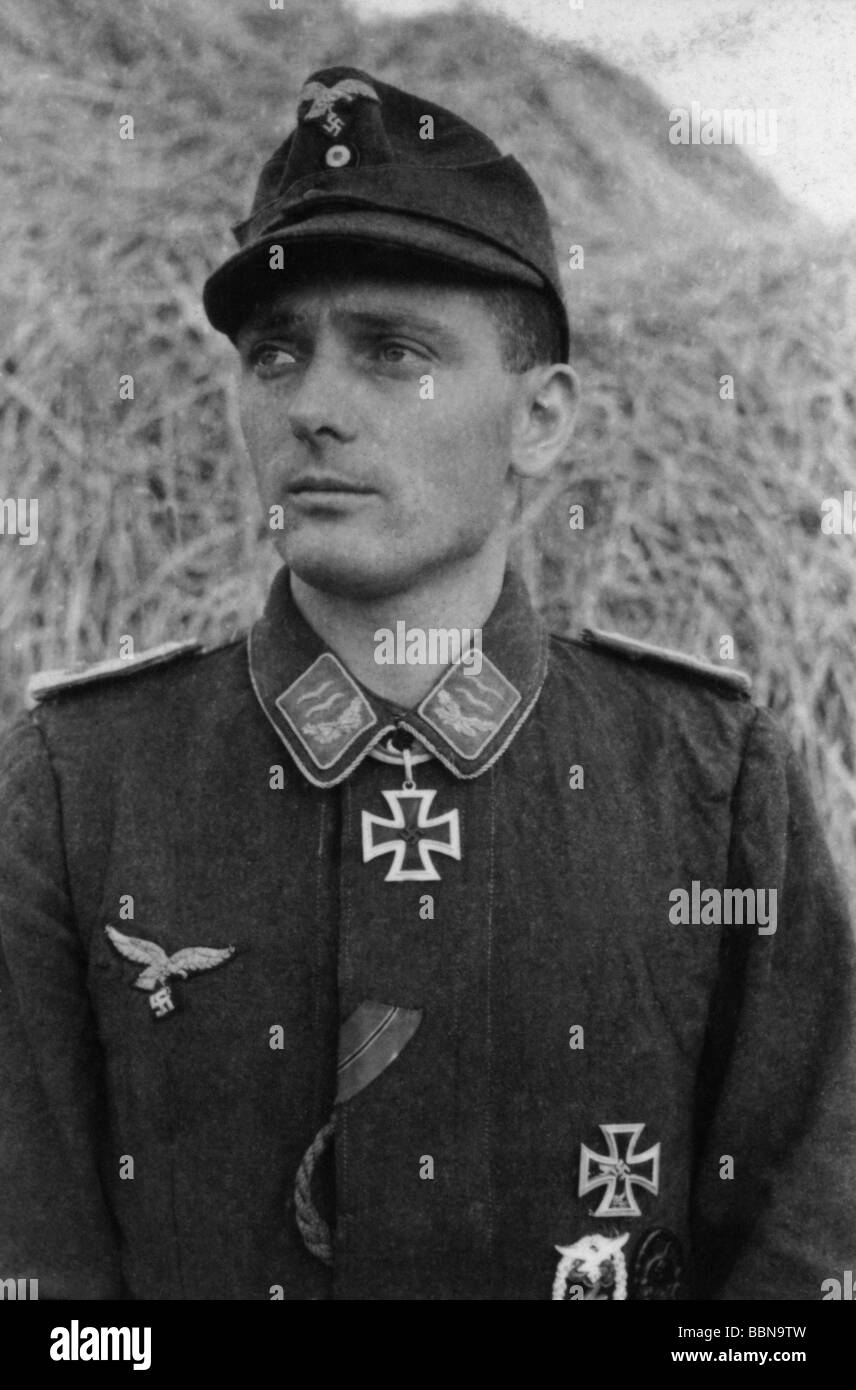 events, Second World War / WWII, holders of the knight's cross, portrait of knight's cross holder Oberleutnant (first lieutenant) Herbert Bartels, 1944, Stock Photo