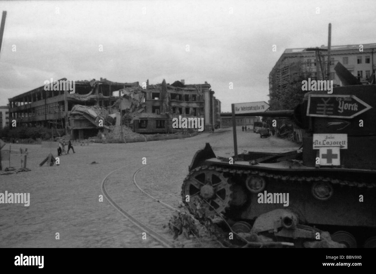 events, Second World War / WWII, Russia 1941, Wehrmacht direction signs on a destroyed Soviet tank T-26, Smolensk, 19.8.1941, Stock Photo