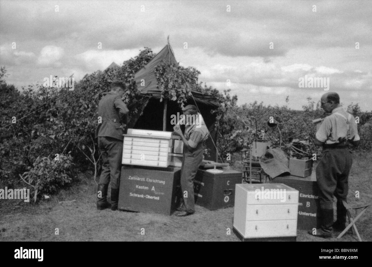 events, Second World War / WWII, Russia 1941, German field hospital near Smolensk, 19.8.1941, dentist station is being assembled, Stock Photo